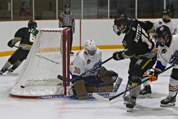 Flyers face divisional foes in weekend matchups