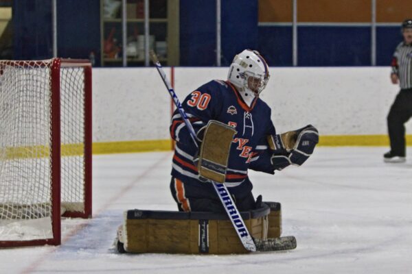 Flyers grounded as they fall to the Thunder in Airdrie