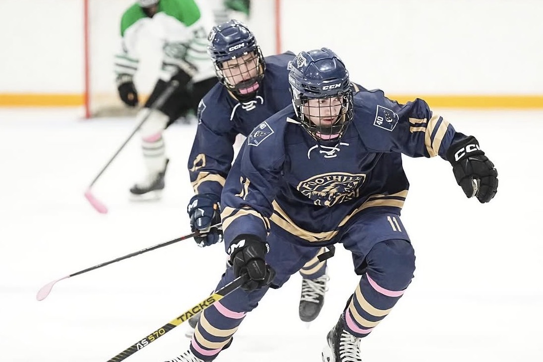 Jack Green using his legs while playing for the U18 AA Foothills Bisons last season. (Courtesy Ryan James Photography)